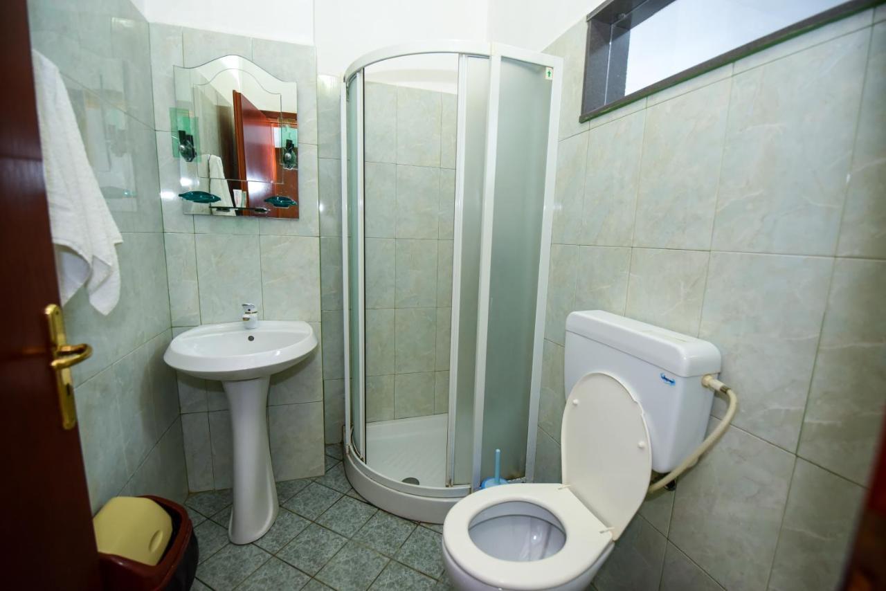 Koa Hotel Durrës Extérieur photo